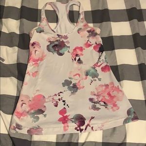 Lululemon floral tank in size 4 or 6